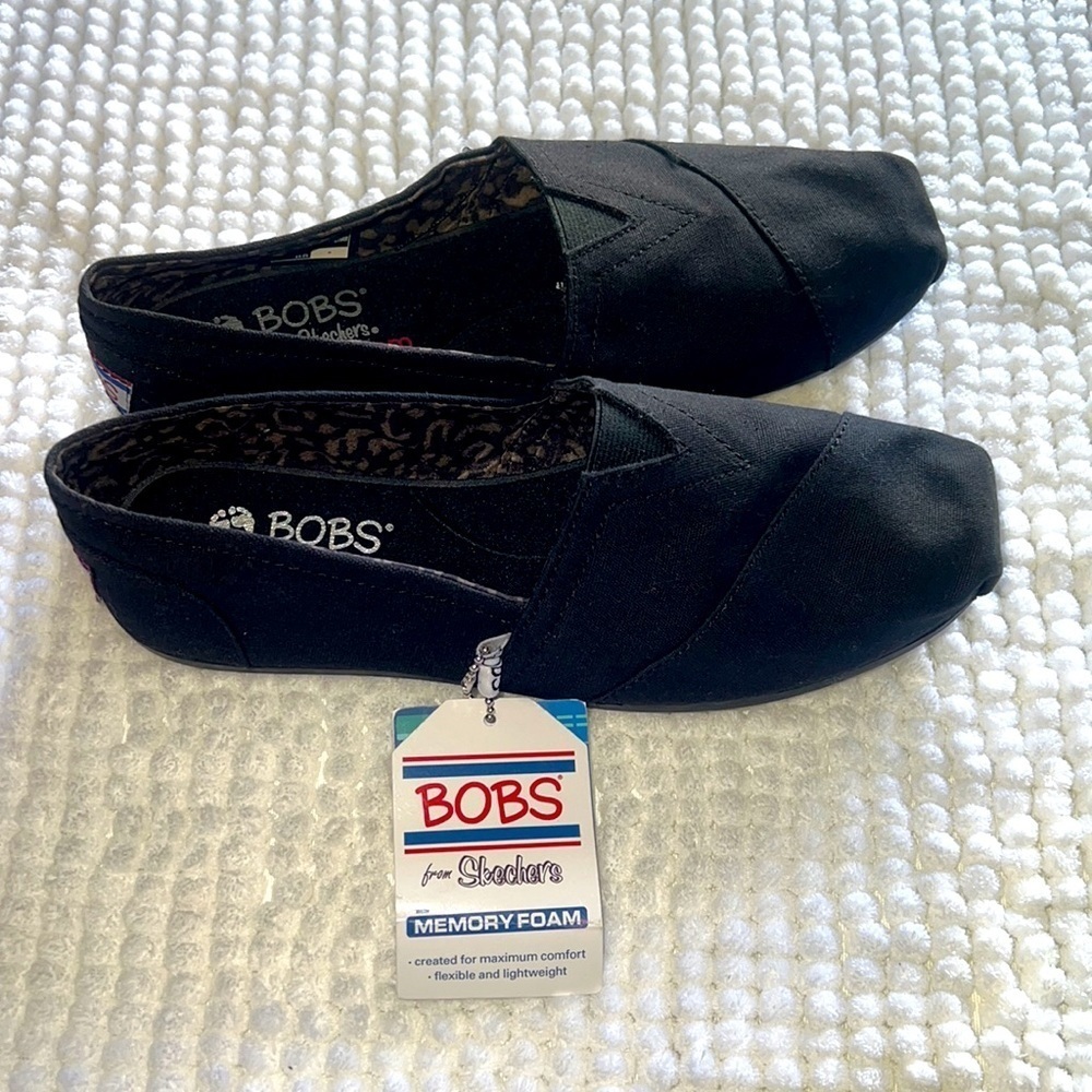 BOBS Skechers - Peace and Love Casual Slip-On Flats from Finish Line 6.5 - Picture 3 of 7